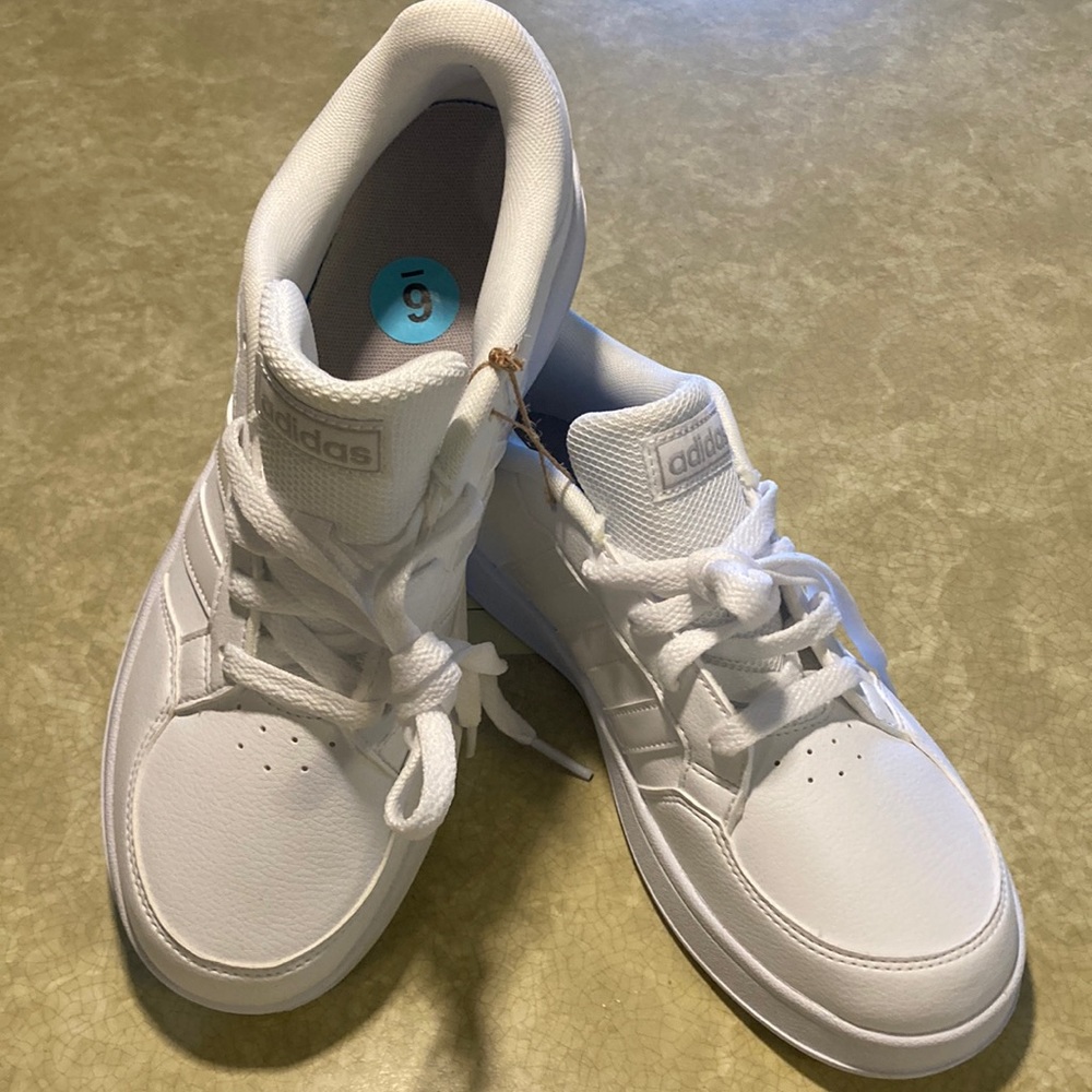 Adidas white low - new never worn